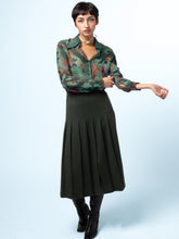 Load image into Gallery viewer, 1980&#39;s Hattie&#39;s Couture Collection Forest Green Wool Skirt