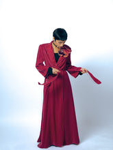 Load image into Gallery viewer, 1940&#39;s Fuchsia Silk Velvet Dressing Gown