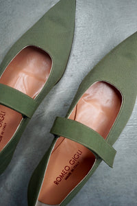 Romeo Gigli Pointed Flats