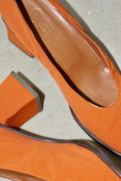 Romeo Gigli Orange Pumps